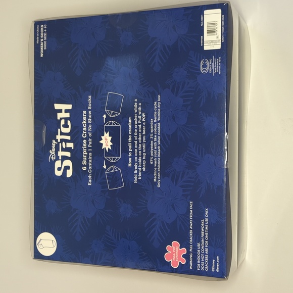 Disney Stitch Surprise Crackers (socks) - Picture 2 of 5